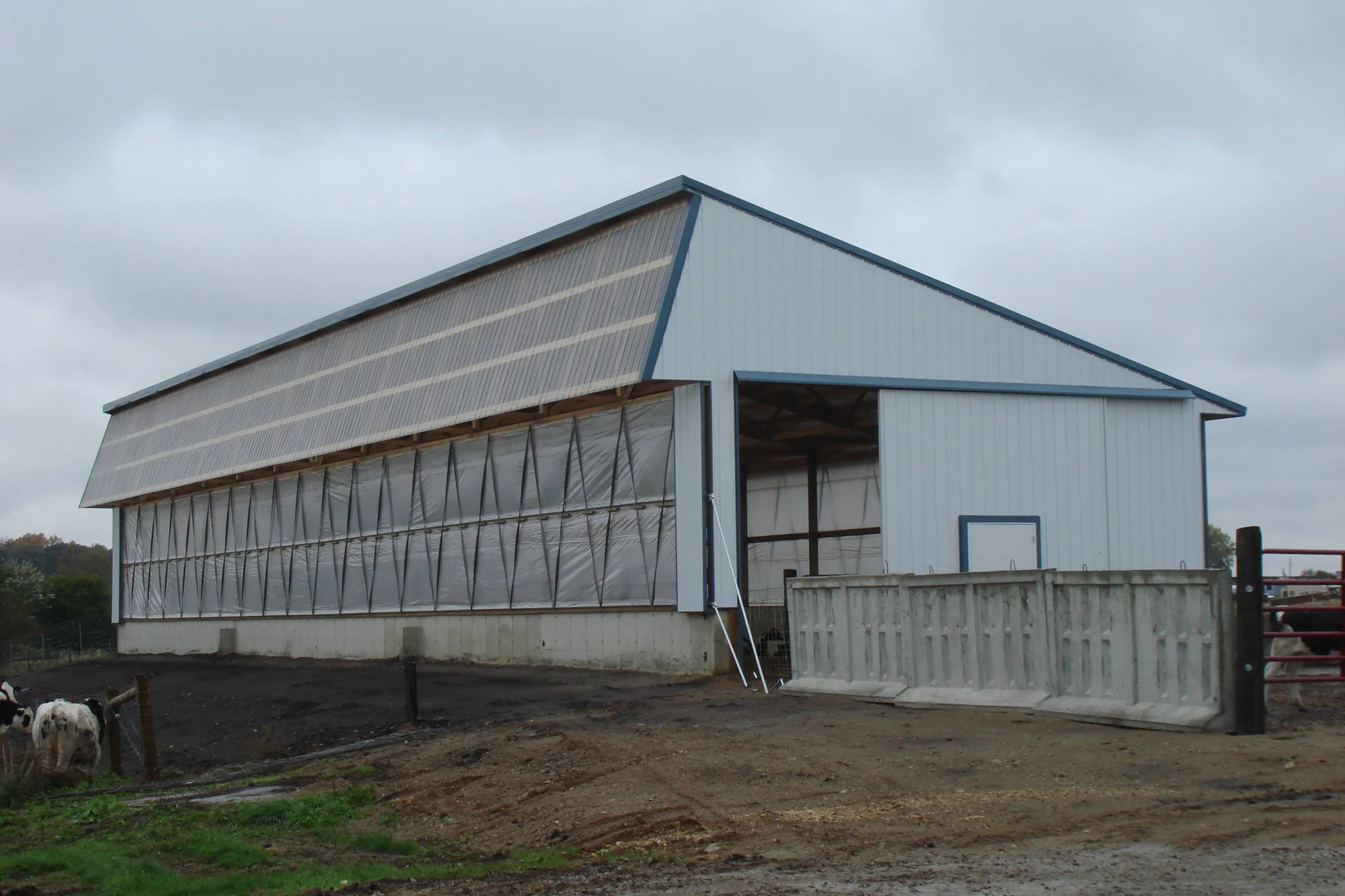 Curtain-sided farm barn — project photograph
