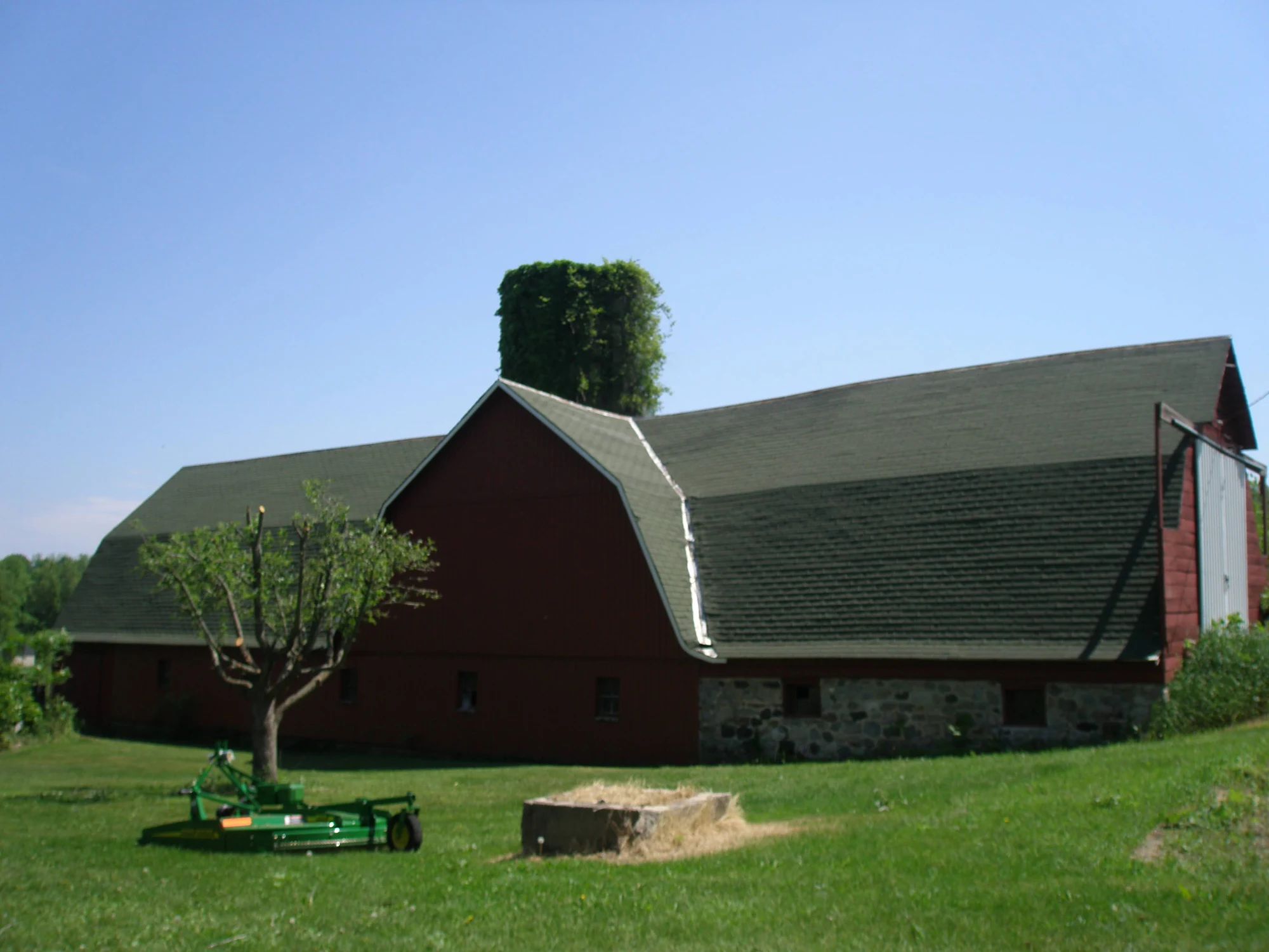 Red barn & silo — project photograph